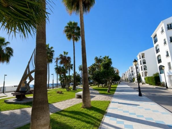 Imagen 1 de EXCLUSIVO APARTAMENTO REFORMADO A SOLO 2 MINUTOS DE LA PLAYA