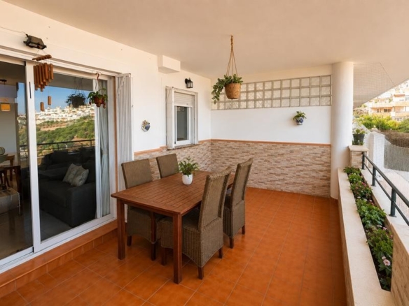Imagen 3 de AMPLIO PISO CON VISTAS AL MAR EN URBANIZACIÓN PRIVADA