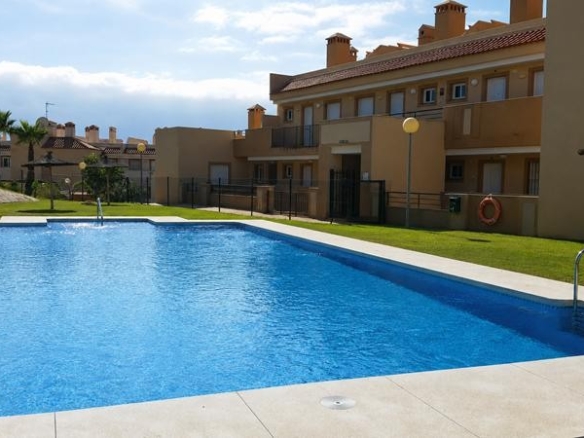 Imagen 1 de AMPLIO PISO CON VISTAS AL MAR EN URBANIZACIÓN PRIVADA
