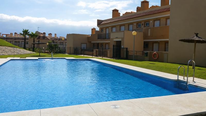 Imagen 1 de AMPLIO PISO CON VISTAS AL MAR EN URBANIZACIÓN PRIVADA