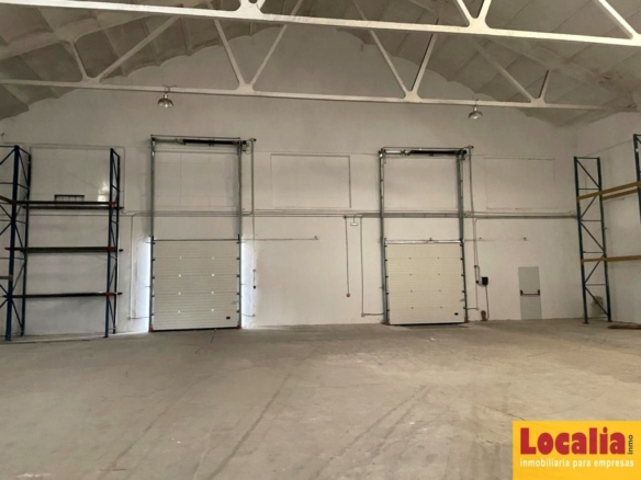 Imagen 2 de Nave industrial de 500 m2 en alquiler en Hoznayo