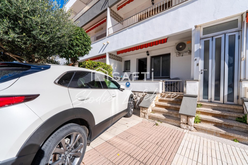 Imagen 2 de Apartamento con licencia turística a 1 minuto del mar – Roses (Costa Brava)