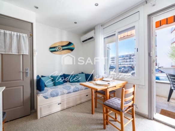 Imagen 3 de Apartamento con licencia turística a 1 minuto del mar – Roses (Costa Brava)