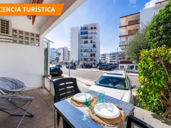Imagen 1 de Apartamento con licencia turística a 1 minuto del mar – Roses (Costa Brava)