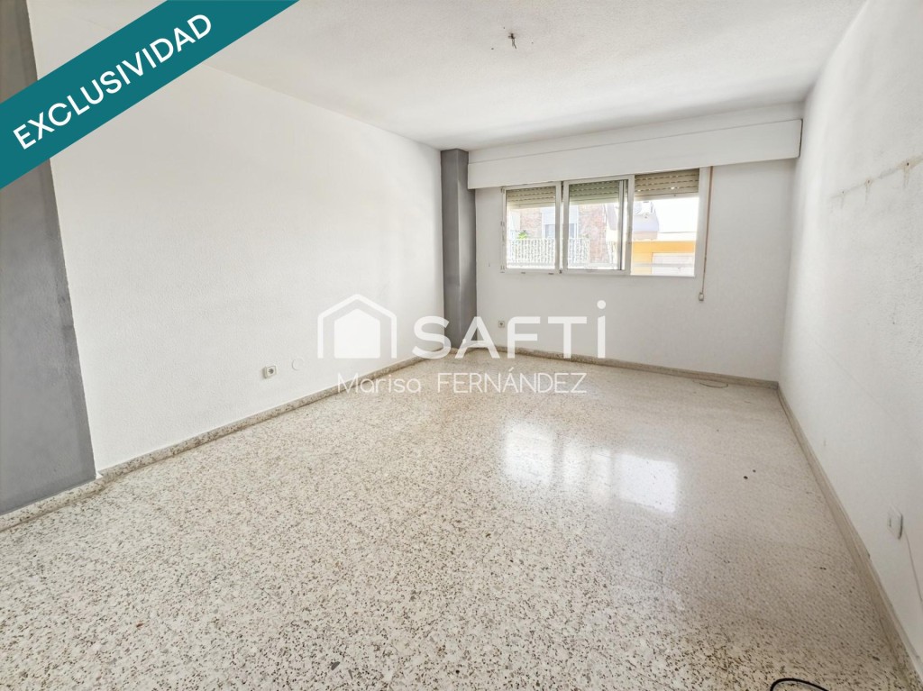 Imagen 2 de Amplia vivienda de tres dormitorios en una de las zonas más cómodas y consolidadas de Alicante