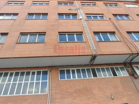 Imagen 2 de Edificio comercial y de oficinas en venta