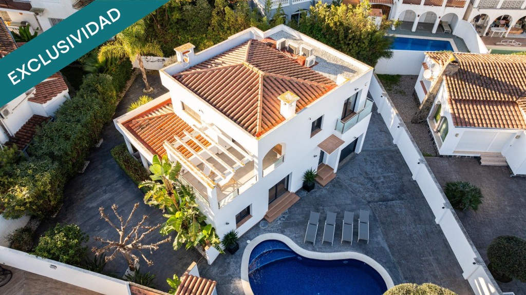 Imagen 1 de Casa moderna con cuatro habitaciones