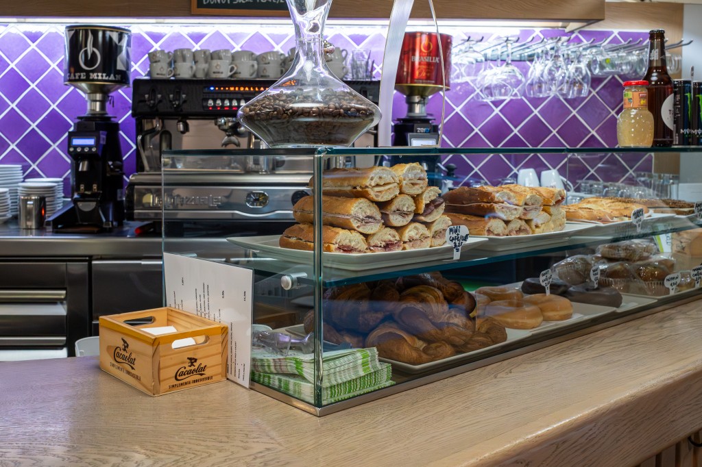 Imagen 4 de Local comercial en Traspaso en Badalona Barcelona PEP VENTURA