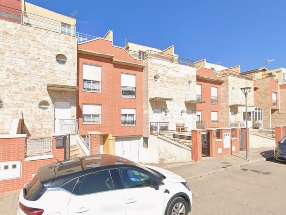 Imagen 1 de Casa-Chalet en Venta en Carrion De Calatrava Ciudad Real