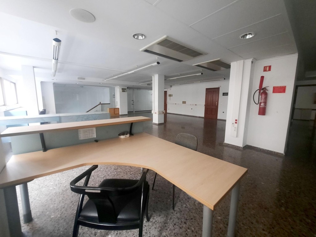 Imagen 4 de GRAN INMUEBLE EN PRIMERA PLANTA EN CENTRO DE SAGUNTO