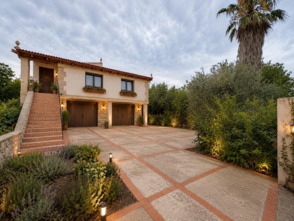 Imagen 1 de Finca con casa para terminar y nave en Jesús