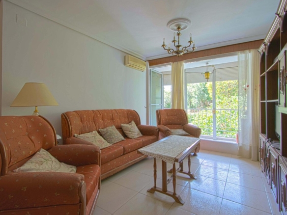 Imagen 2 de Piso con muchas posibilidades en San Juan de Aznalfarache!!!