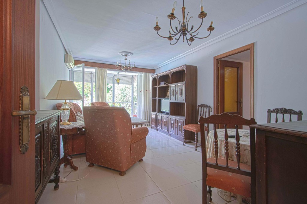 Imagen 3 de Piso con muchas posibilidades en San Juan de Aznalfarache!!!
