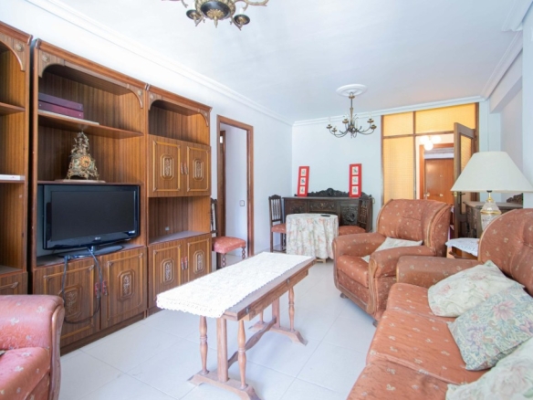 Imagen 4 de Piso con muchas posibilidades en San Juan de Aznalfarache!!!