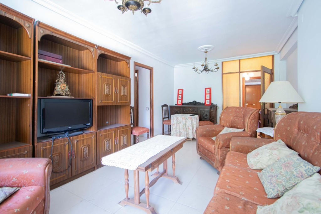 Imagen 4 de Piso con muchas posibilidades en San Juan de Aznalfarache!!!