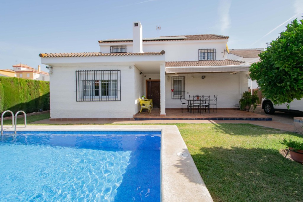 Imagen 2 de Espectacular chalet independiente en Gines!!!