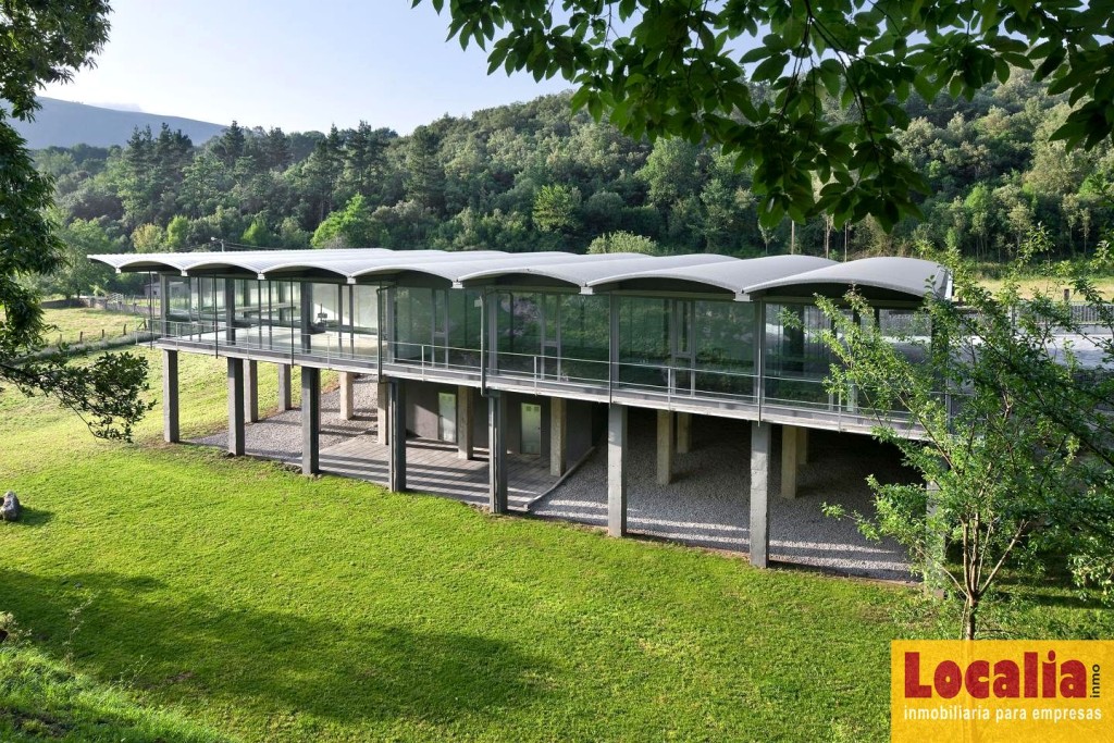 Imagen 3 de Venta de singular nave con terreno en Ramales