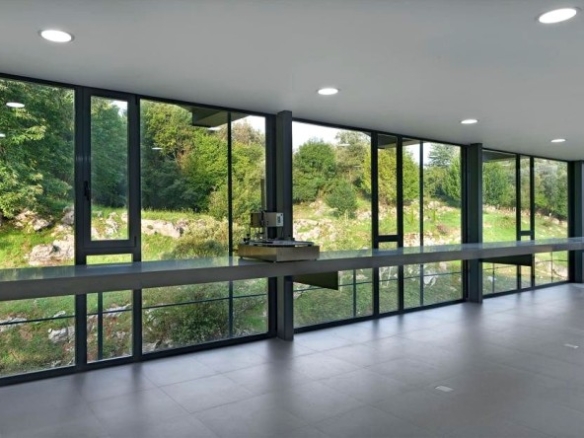Imagen 4 de Venta de singular nave con terreno en Ramales
