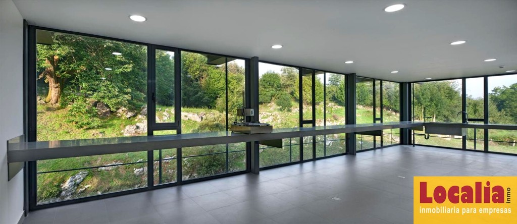 Imagen 4 de Venta de singular nave con terreno en Ramales