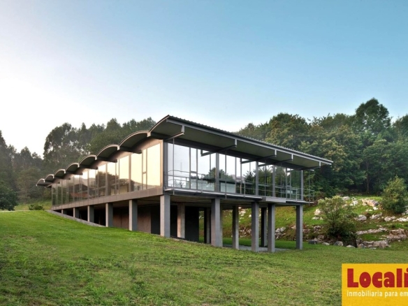 Imagen 1 de Venta de singular nave con terreno en Ramales
