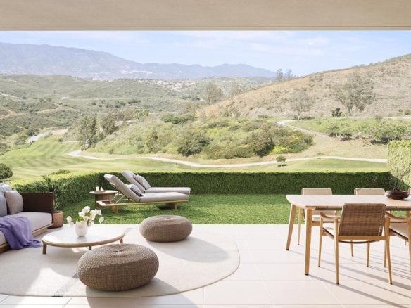 Imagen 4 de ENTREGA INMEDIATA!!! BAJO de 3 Dorm. A ESTRENAR con TERRAZA y JARDIN PRIVADO!! y VISTAS AL GOLF!