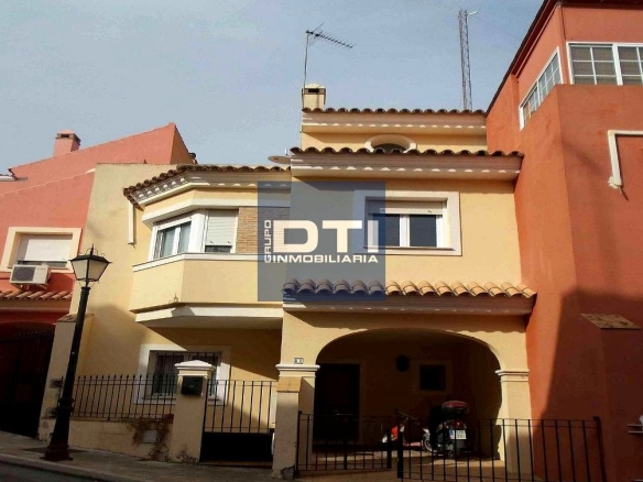Imagen 1 de Casa en venta en c. camilo jose cela