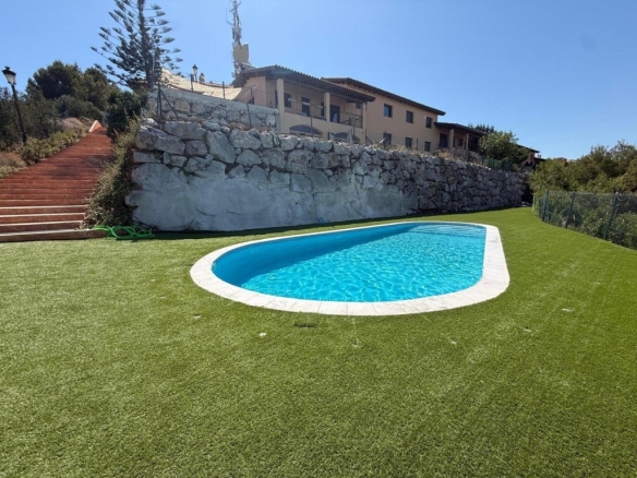 Imagen 3 de Casa esquinera con vistas al mar y lista para vivir