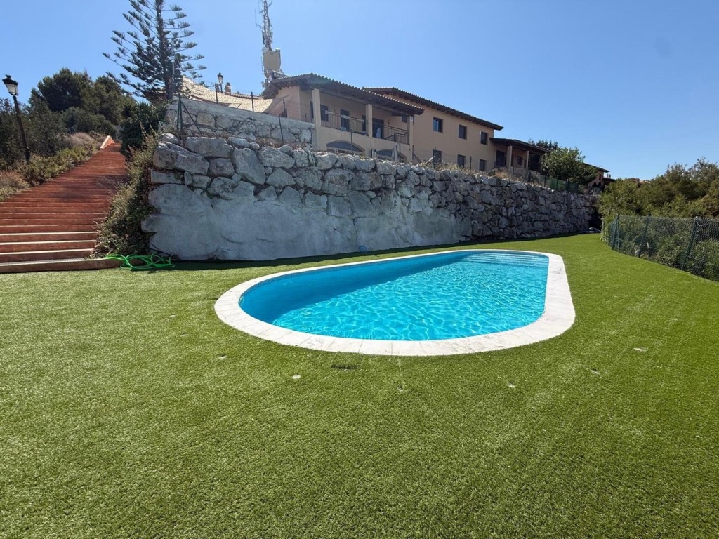Imagen 3 de Casa esquinera con vistas al mar y lista para vivir