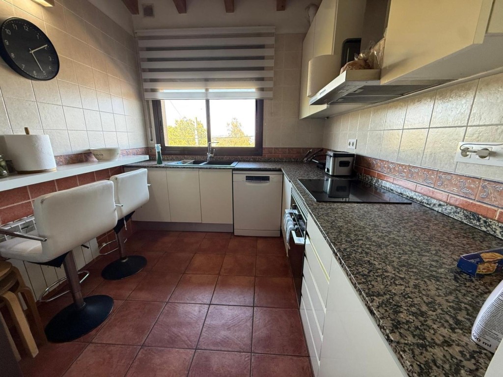 Imagen 4 de Casa esquinera con vistas al mar y lista para vivir