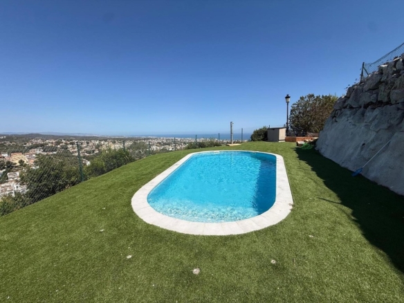 po-1268193-imagen - El Club del Propietario Imagen 1 de Casa esquinera con vistas al mar y lista para vivir