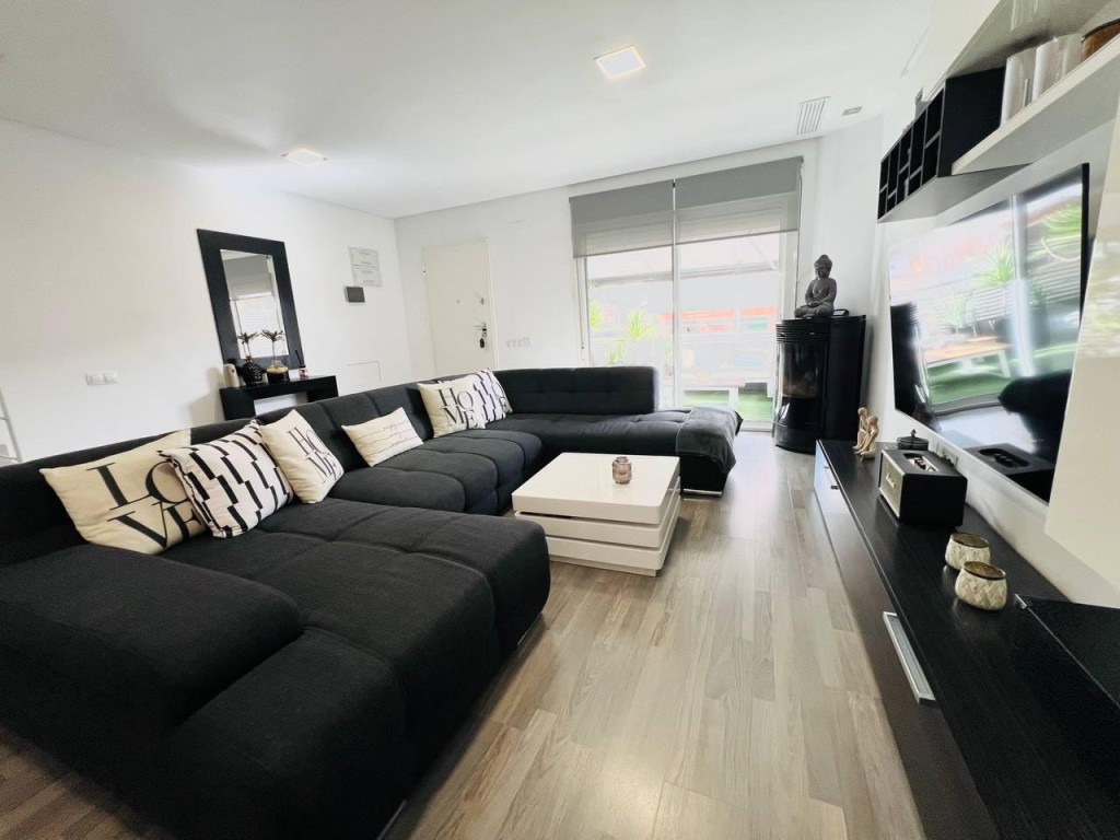 Imagen 4 de EXCLUSIVO CHALET ADOSADO DE DISEÑO CON SOLÁRIUM PRIVADO Y CALIDADES PREMIUM EN ASPE