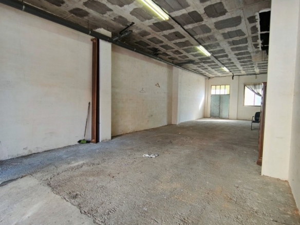 Imagen 3 de LOCAL DE 80 M2 CON PUERTA AUTOMÁTICA Y MUELLE DE CARGA EN ALQUILER ZONA INEM