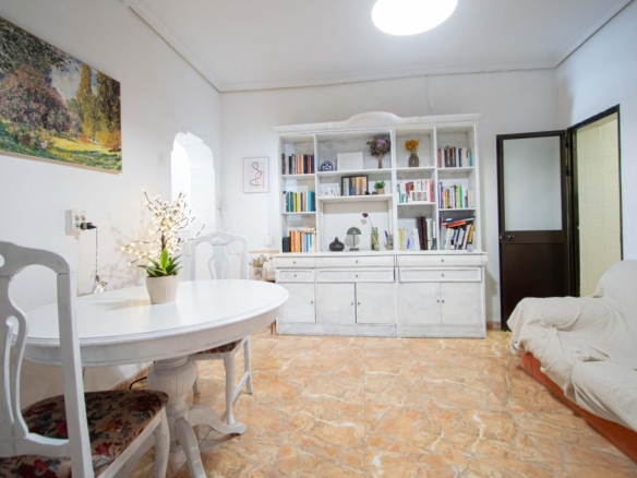 Imagen 3 de Gran casa en Bellavista con gran potencial!!!