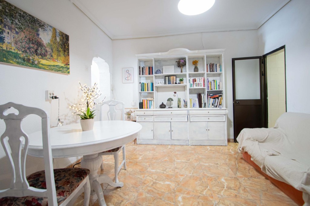 Imagen 3 de Gran casa en Bellavista con gran potencial!!!