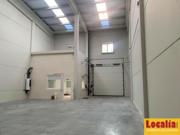Imagen 2 de Nave industrial de estreno en Valladolid
