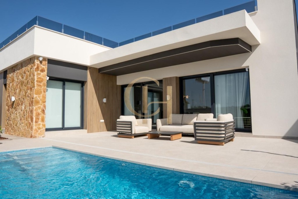 Imagen 1 de Chalet en venta de 3 dormitorios en Guardamar del Segura