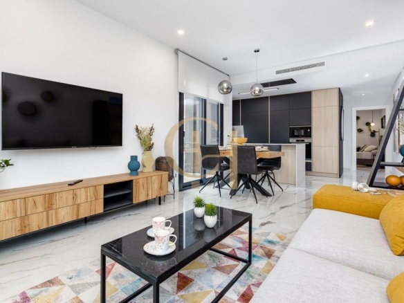Imagen 3 de Precioso Bungalow con su modernidad y sostenibilidad en Torrevieja.
