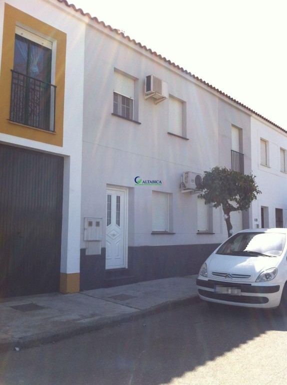 Imagen 2 de Casa-Chalet en Venta en Valdelacalzada Badajoz