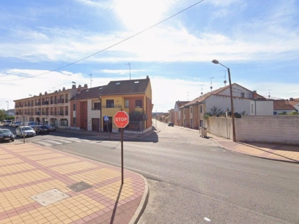 Imagen 3 de Casa-Chalet en Venta en Iscar Valladolid