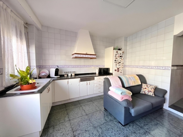 Imagen 2 de En venta fantástica planta baja de 4 habitaciones en Moncofa playa.