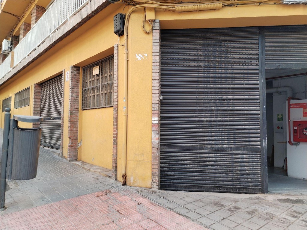 Imagen 3 de Gran local comercial de 990 m2 en esquina junto al centro de Alicante | Máxima visibilidad y múltiples posibilidades de negocio