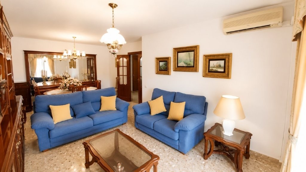 Imagen 1 de AMPLIA VIVIENDA CON GARAJE EN NUEVA MÁLAGA