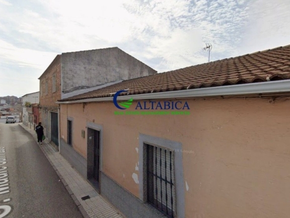po-1268531-imagen - El Club del Propietario Imagen 1 de Casa-Chalet en Venta en Linares Jaén