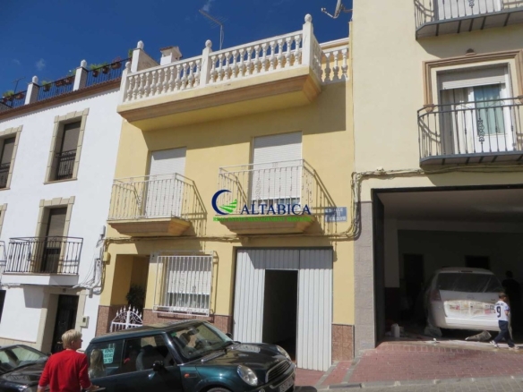 Imagen 3 de Casa-Chalet en Venta en Huelma Jaén
