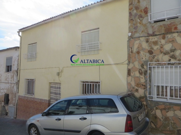Imagen 1 de Casa-Chalet en Venta en Huelma Jaén