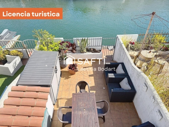 Imagen 2 de Casa de pescador con licencia turística – Canal principal – Empuriabrava