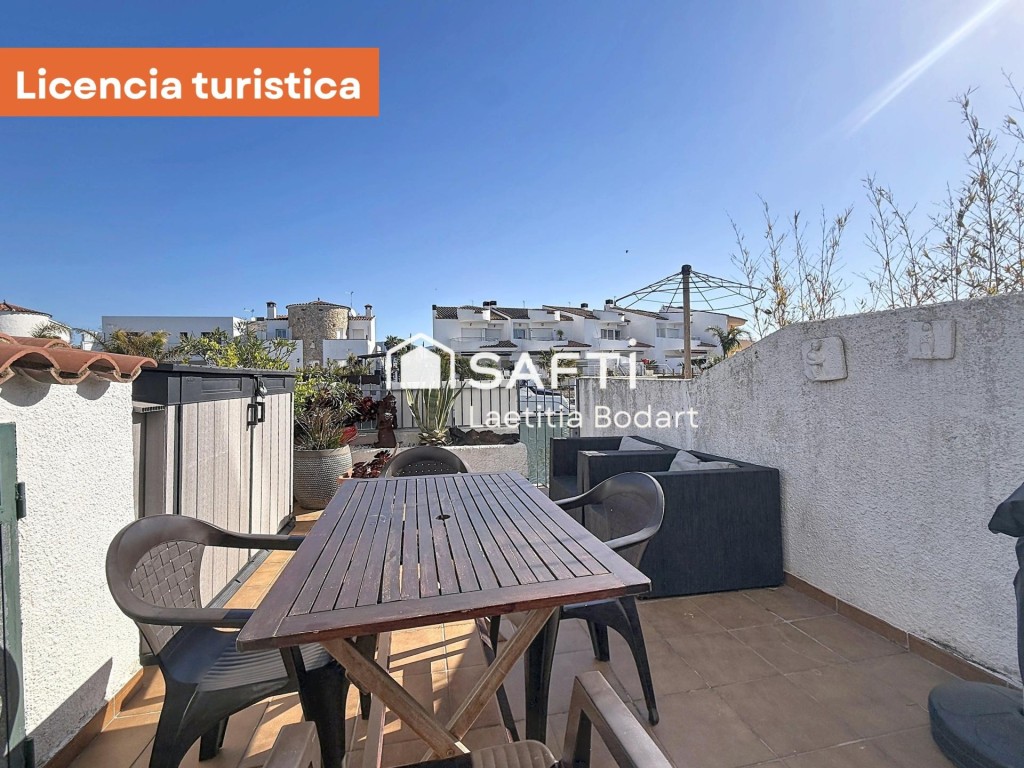 Imagen 3 de Casa de pescador con licencia turística – Canal principal – Empuriabrava