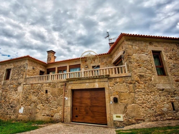 Imagen 2 de Encantadora casa rural de piedra totalmente reformada