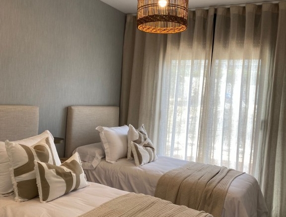 Imagen 4 de Casa-Chalet de Obra Nueva en Venta en Estepona Málaga