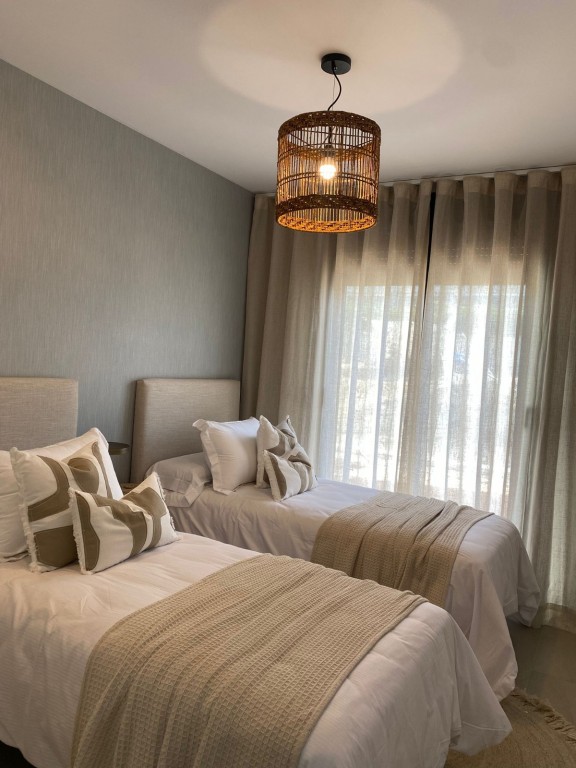 Imagen 4 de Casa-Chalet de Obra Nueva en Venta en Estepona Málaga